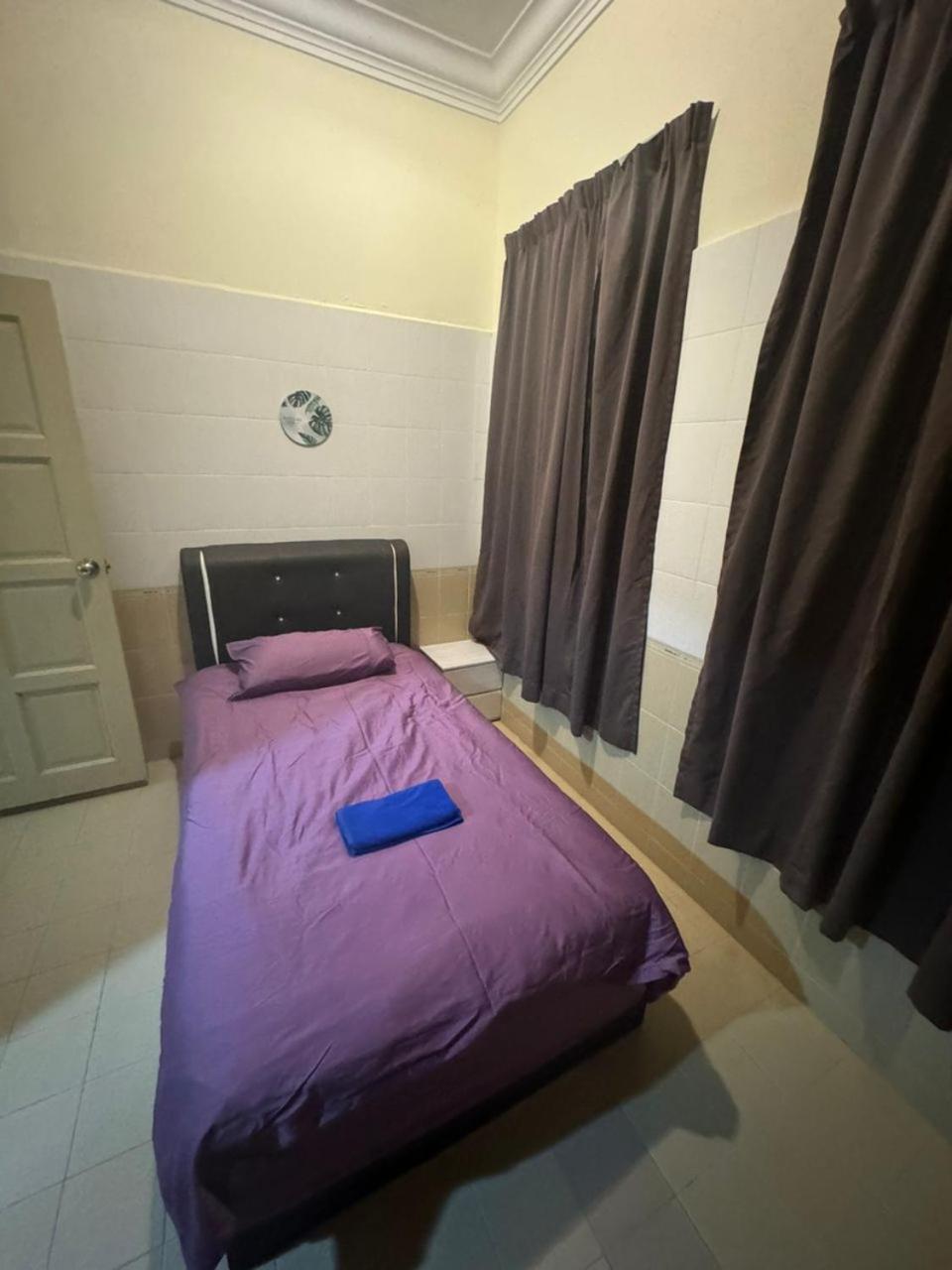Momo Guest House Куала-Тренгану Экстерьер фото